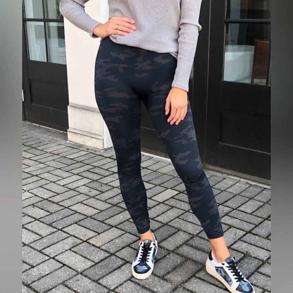 Spanx Look At Me Now Leggings Black Camo Size M